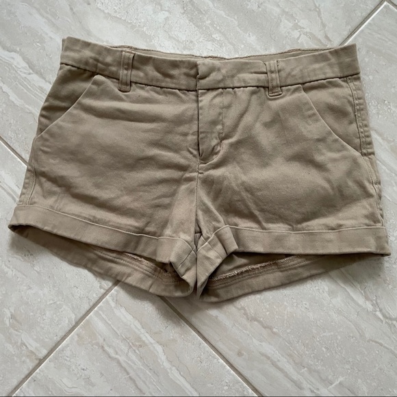 Tan shorts - Picture 4 of 10
